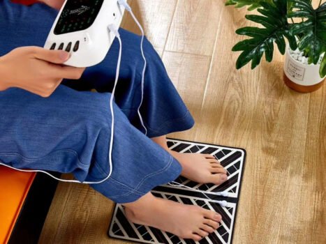 • مجموعة مساج القدم والظهر