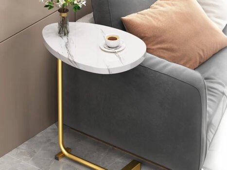 • طاولة خشبية جانبية