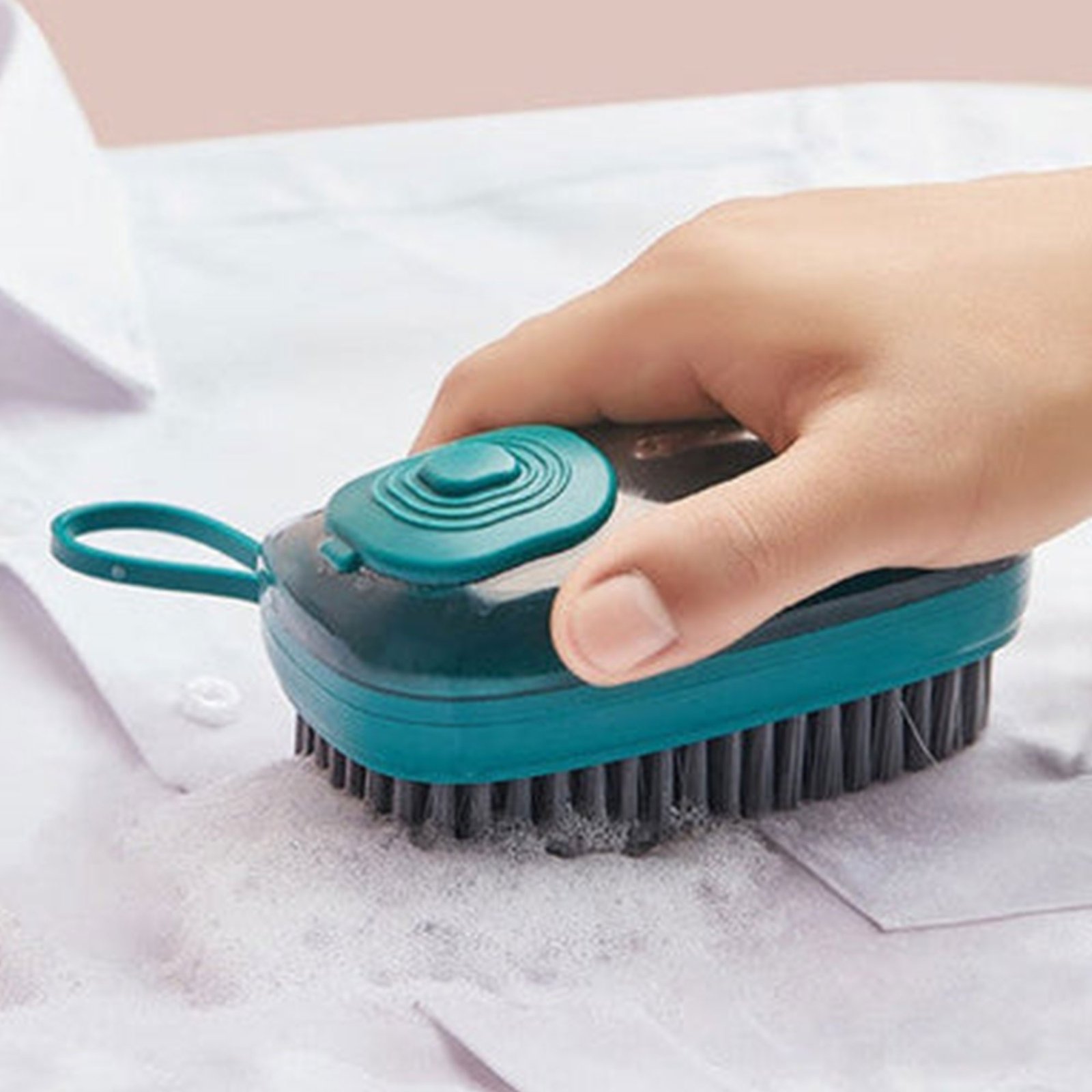 • فرشاة تنظيف عملية بخزان للصابون - الصورة 3