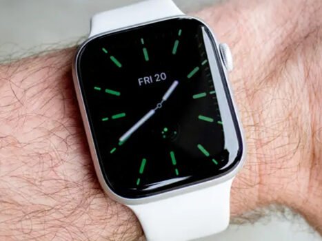 ساعة يد ذكية بشاشة كاملة