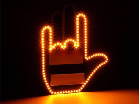 • شاشة اليد للسيارة