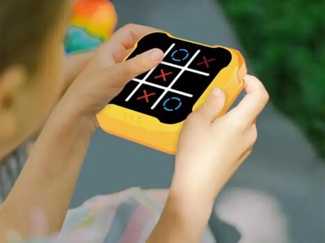 • لعبة XO الكهربائية المحمولة باليد