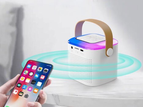 • مايك مع سبيكر واضاءة RGB